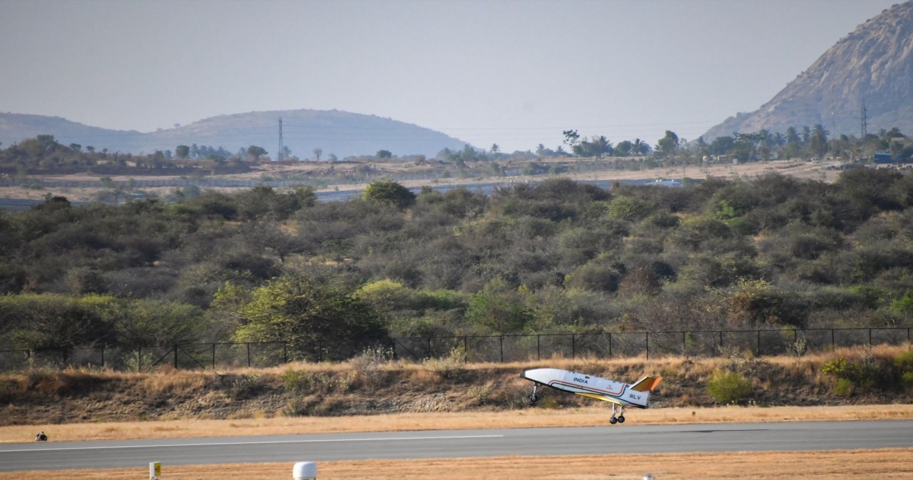 India successfully lands reusable space plane prototype for 1st time (video)