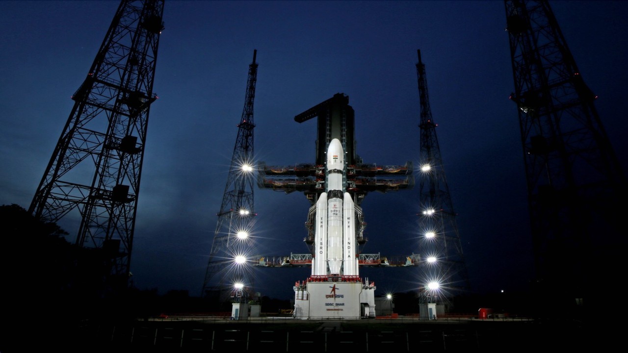 India's moon-landing mission is 'go' for Friday morning launch (photos)