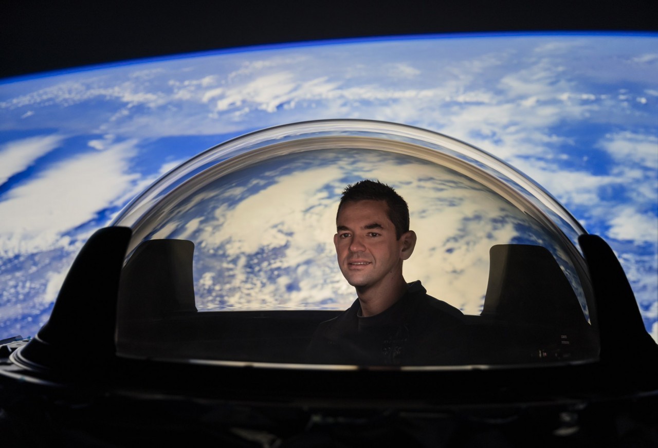 SpaceX shows off its huge dome window on Dragon for private Inspiration4 spaceflight