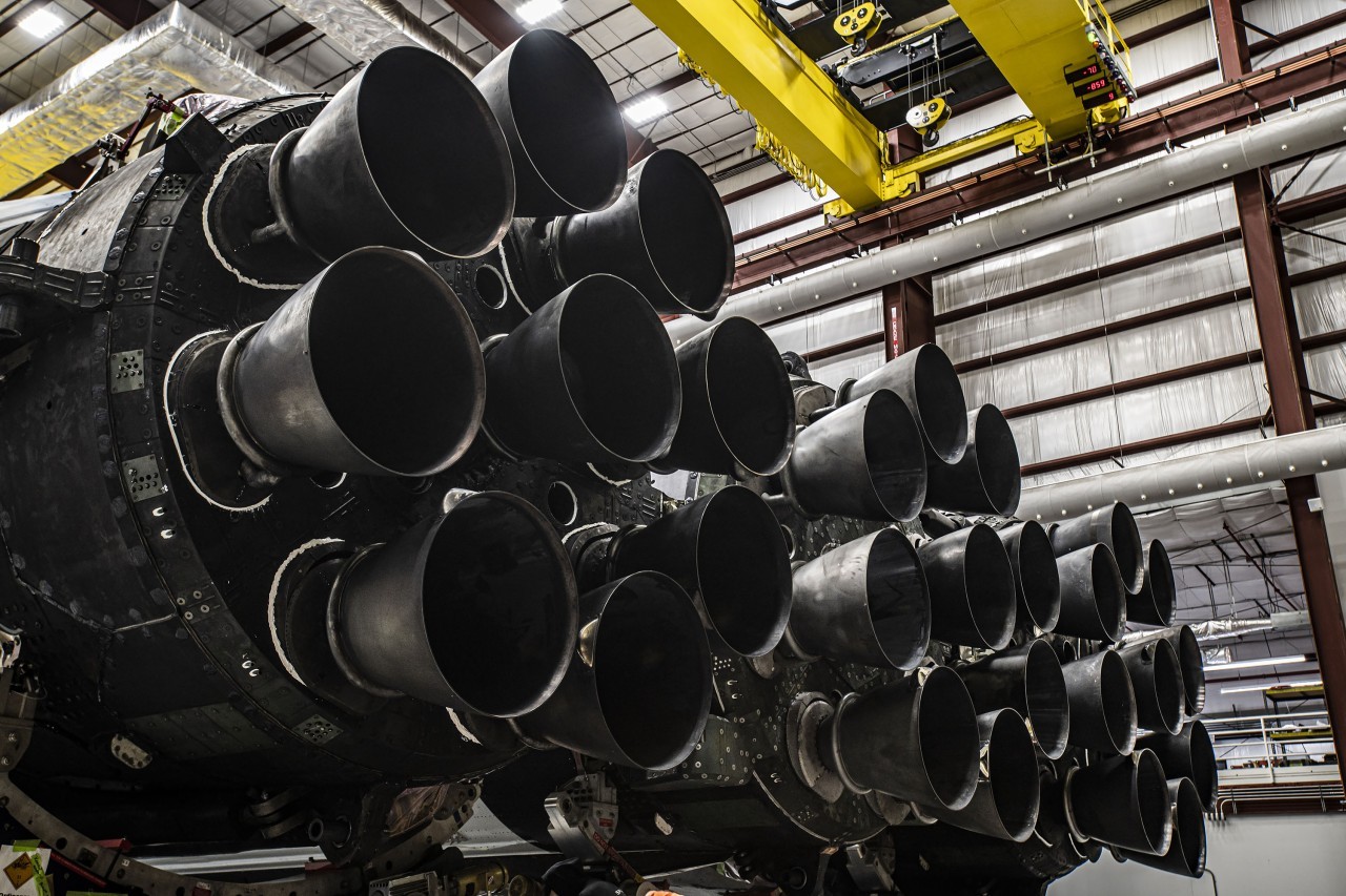 SpaceX gearing up for 5th Falcon Heavy launch (photos)