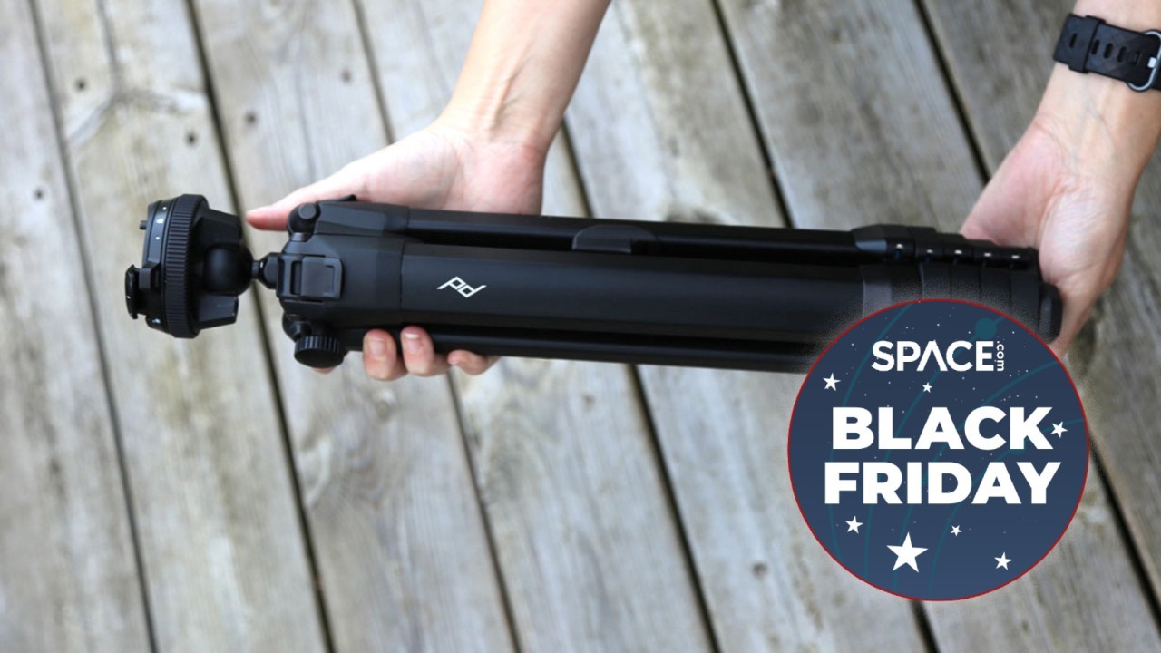 Save 30% on this groundbreaking Peak Design travel tripod this Black Friday