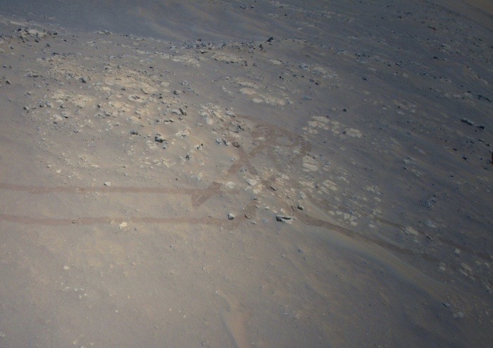 Mars helicopter Ingenuity spotted a 'heart' in Perseverance rover's tracks on 9th flight (video)