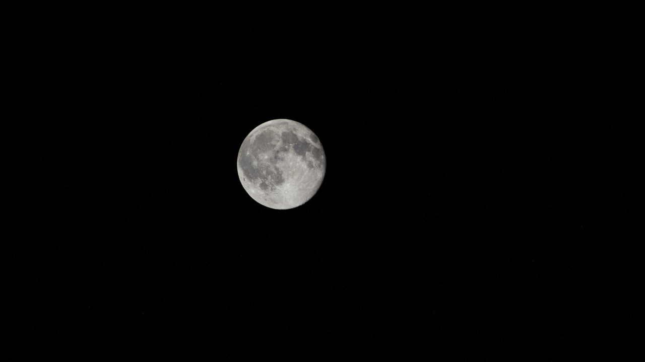 Watch the full moon dance over one year in stunning time-lapse video by photographer