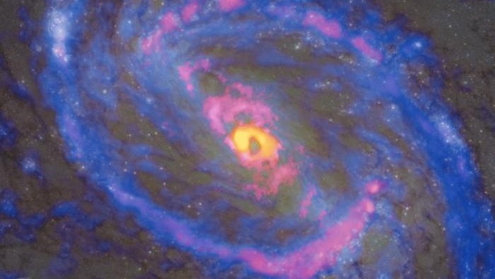 Heart of the 'Squid Galaxy' reveals how supermassive black holes dictate galactic chemistry