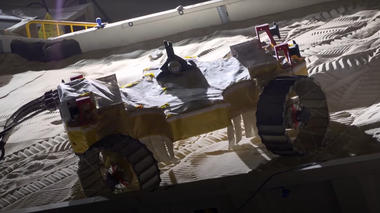 Watch NASA's VIPER moon rover conquer a lunar 'obstacle course' (video)