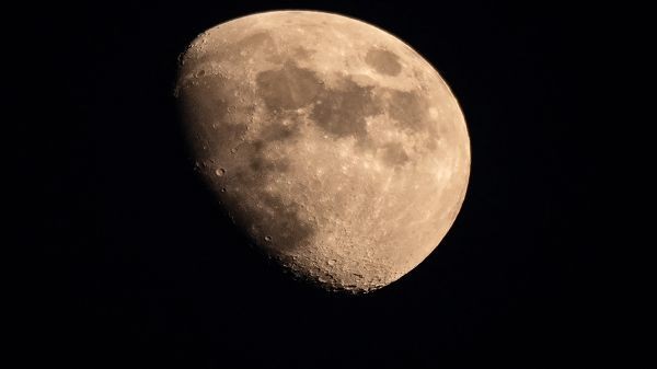 China builds 'artificial moon' for gravity experiment