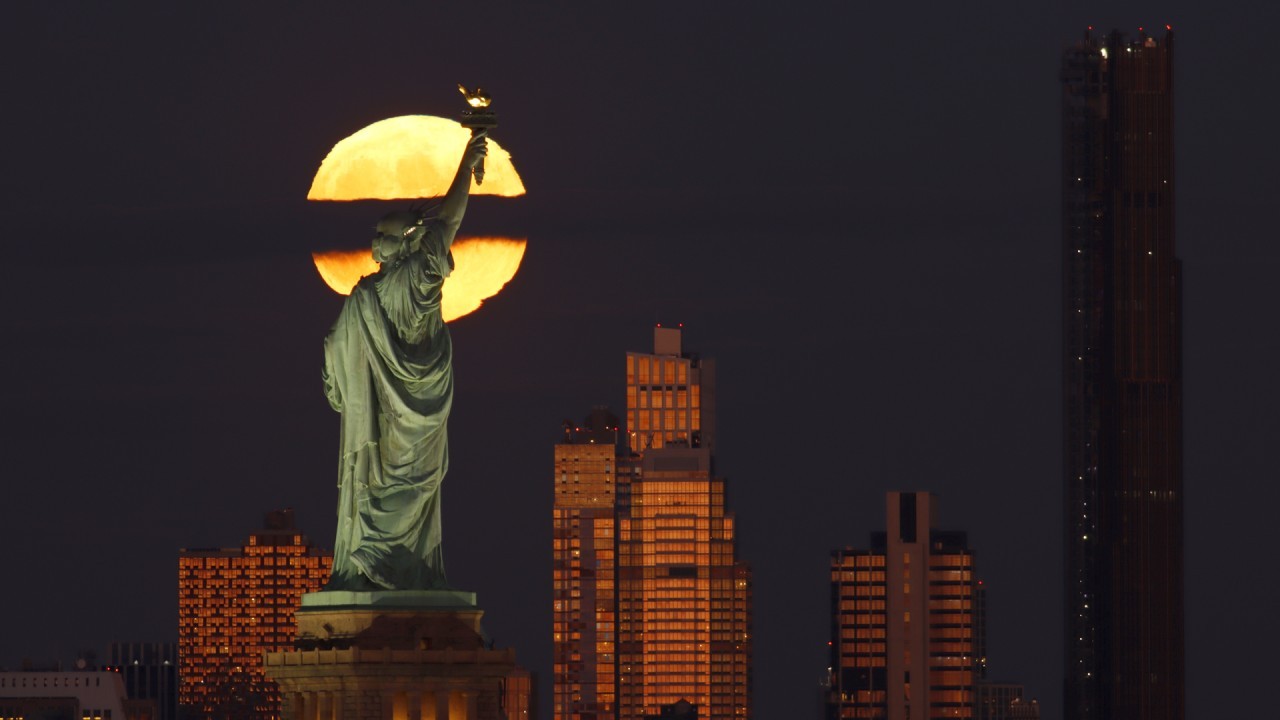 Stunning Hunter's Moon mesmerizes skywatchers all over the world (photos)