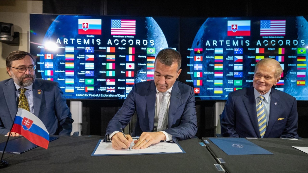 Peru and Slovakia sign the Artemis Accords for peaceful moon exploration