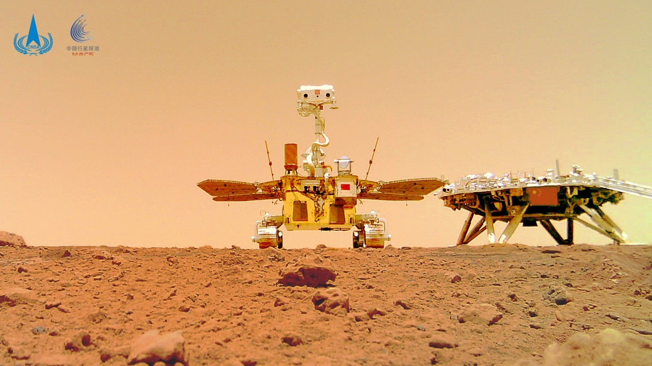 Hear the 1st sounds from China's Mars rover Zhurong and watch it drive in new video