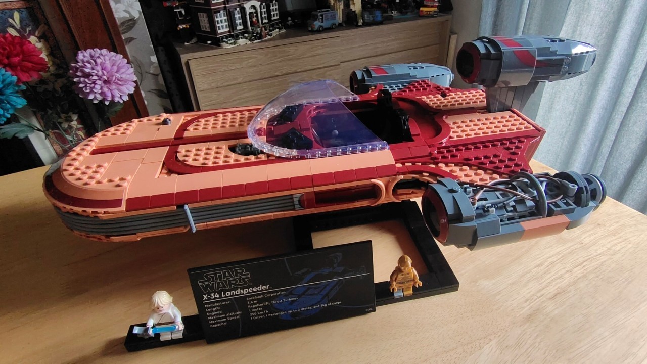 Lego Star Wars Luke Skywalker’s Landspeeder review