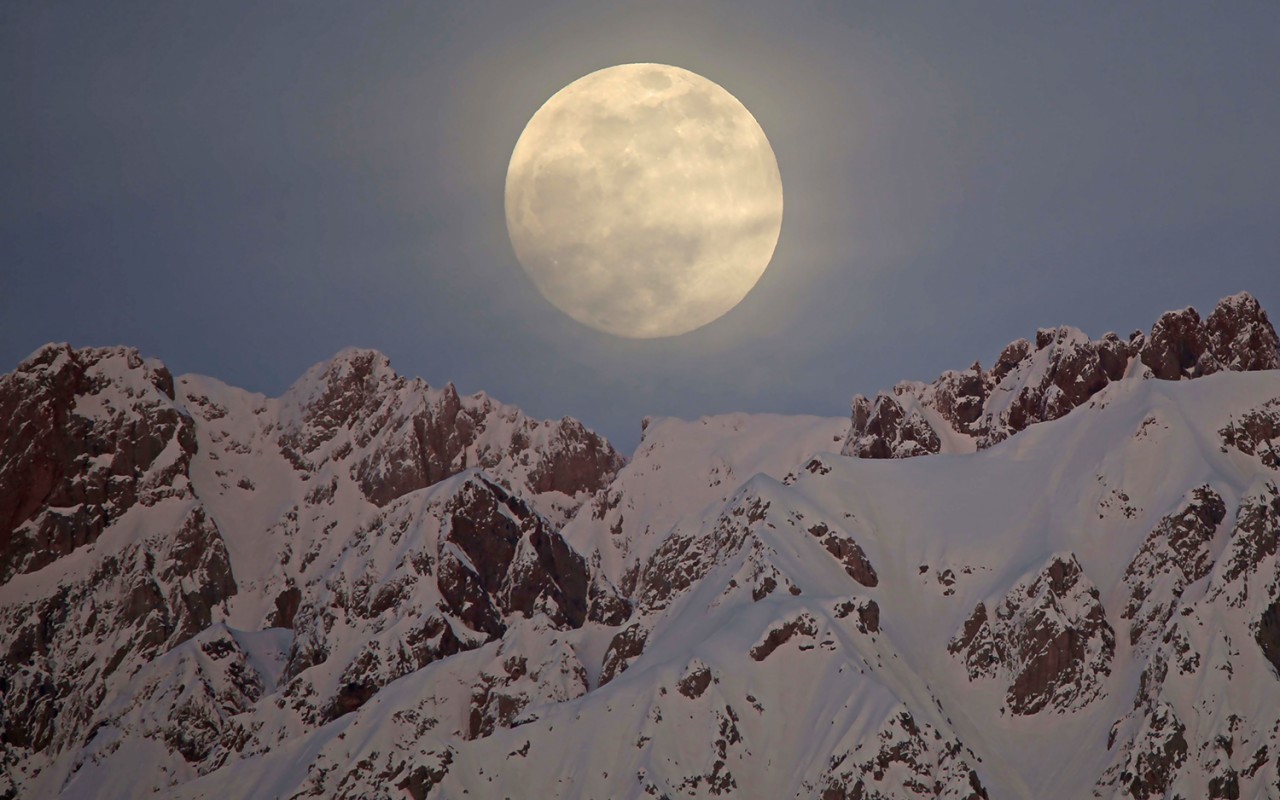 February full moon 2022: The 'Snow Moon' is accompanied by predawn planets